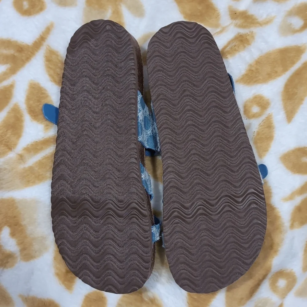 Steve Madden Blue Floral Print Toe Loop Sandals Girls Size 2